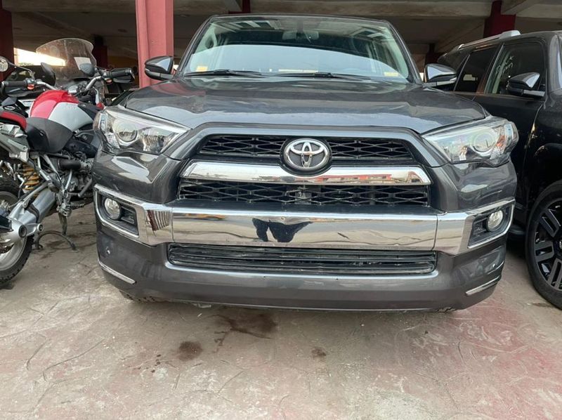 Main image of 2016 Toyota 4-Runner